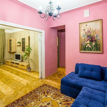 Apartments In The Center Lviv Extérieur photo